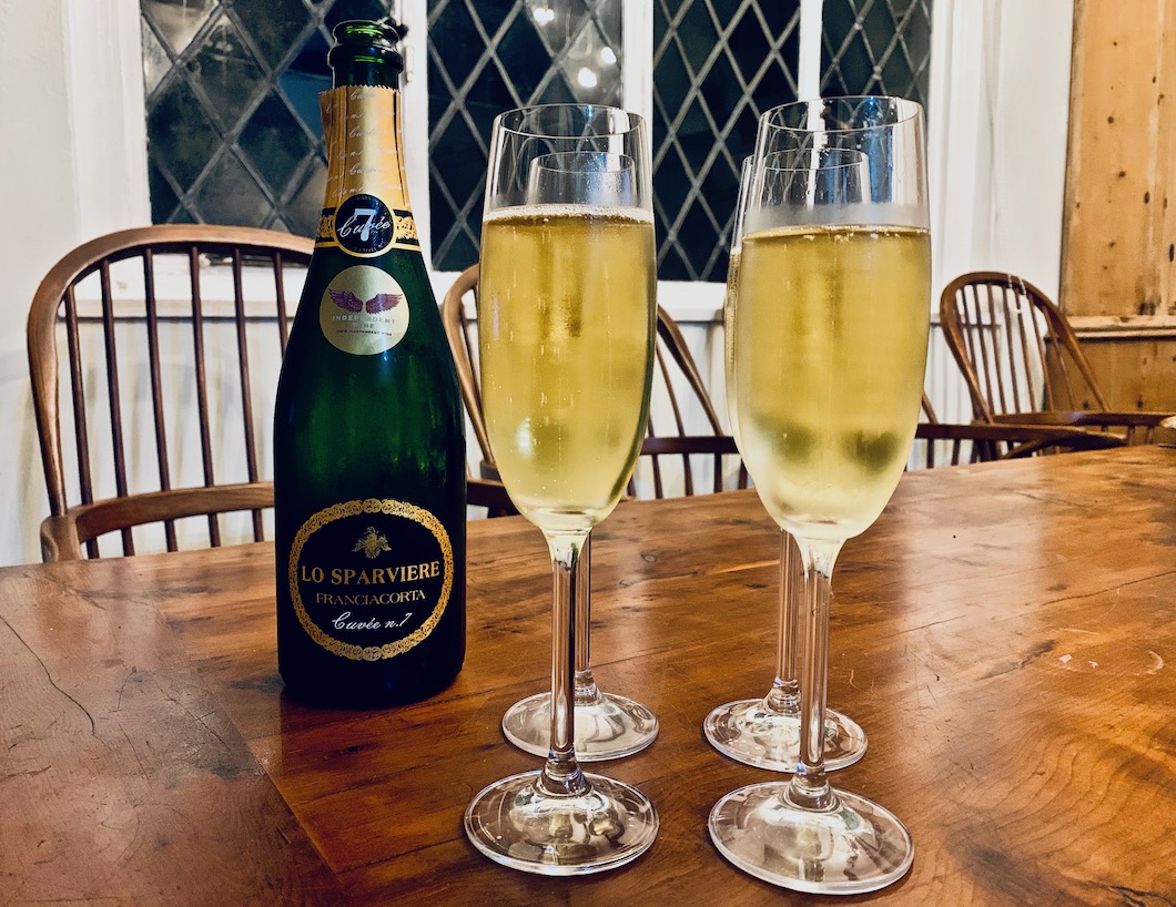 Lo Sparviere Brut Cuvée n.7 NV Franciacorta DOCG glasses 3