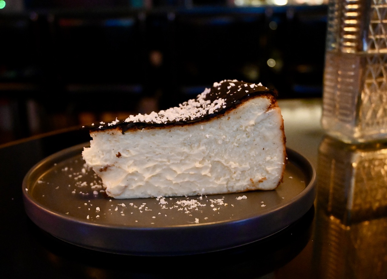 Laylow cheesecake