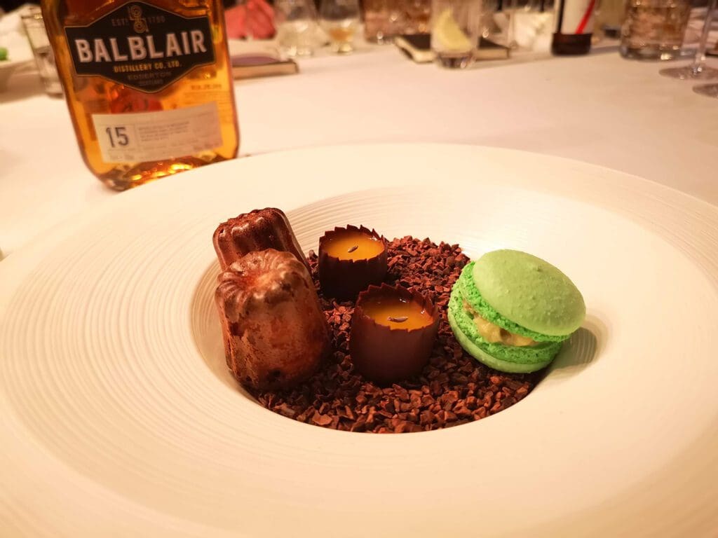 Balblair pied a terre petits fours
