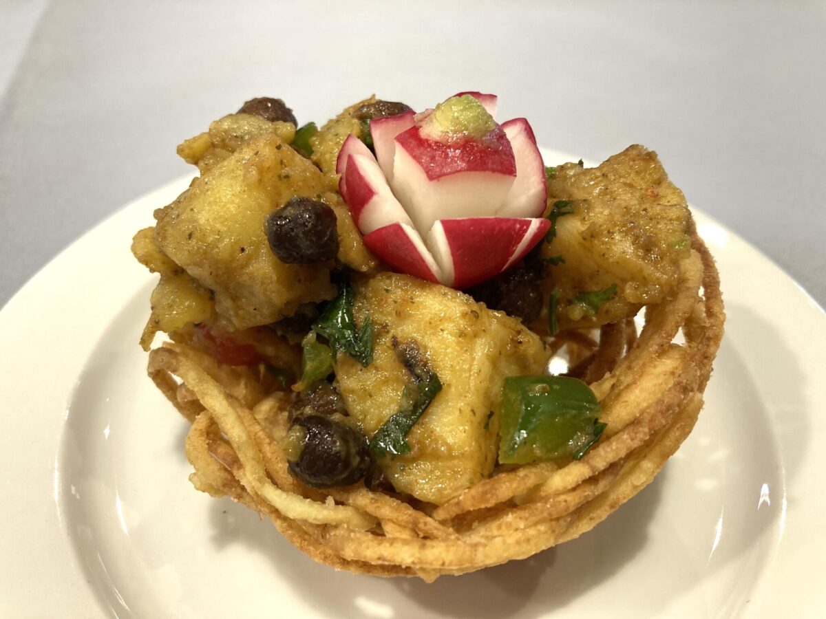 aloo chana chaat tokri - Pakistani food trail Lahori