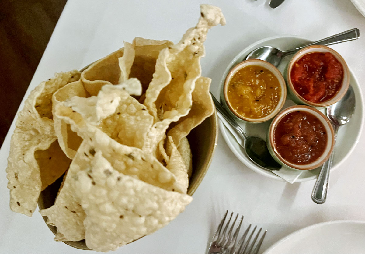 Poppadum and chutneys