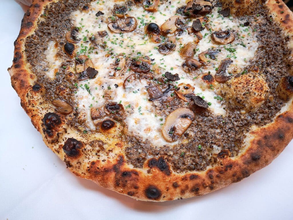 Jacuzzi truffle pizza