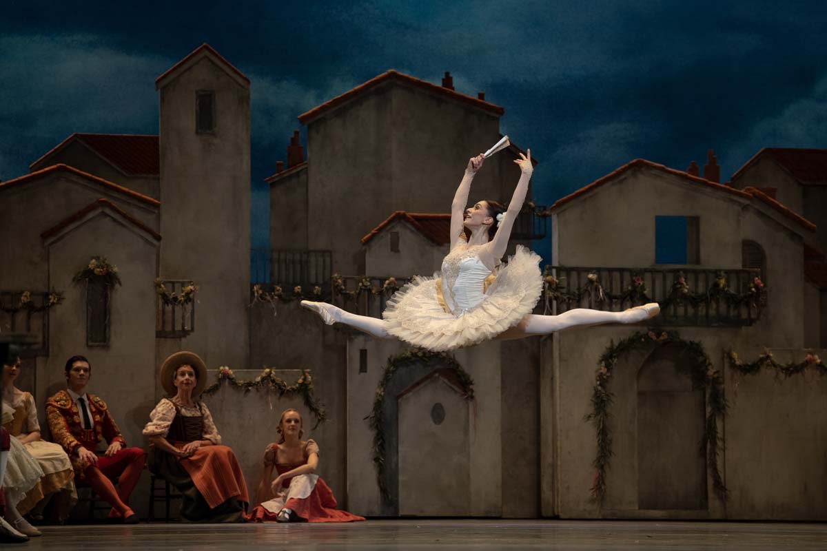 Marianela Nunez in Don Quxiote photo by Andrej Uspenski
