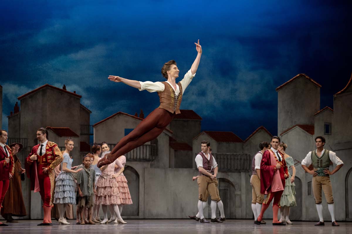 Vadim Muntagirov in Don Quxiote photo by Andrej Uspenski