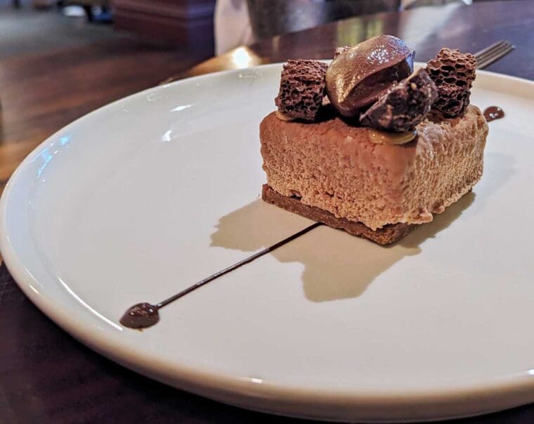 Victoria---Dessert - Snickers