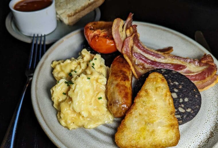 Breakfast at 11 Cadogan Gardens