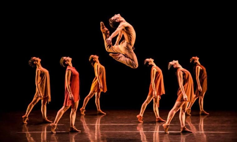 Sao Paulo Dance Company, Cassi Abranches's Agora, photo Camilo Munoz + Iari Davies 7, brighter