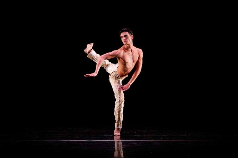 Sao Paulo Dance Company, Nacho Duato's Gnawa, photo Iari Davies 6