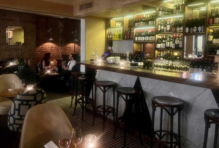 Compagnie-des-Vins-Surnaturels-interior