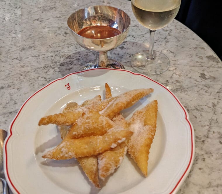 Doughnuts---Josephine-bouchon