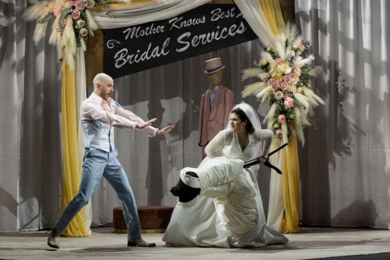 Edmund Danon (Satan) Valentina Puskás (Eleanora) Larmes de couteau (c) 2024 ROH ph. Camilla Greenwell 5794