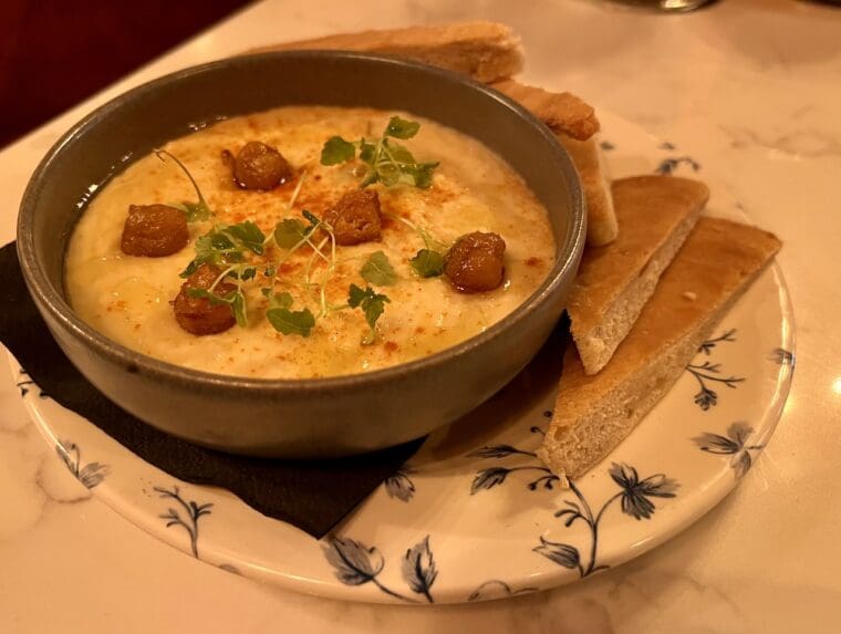 Mr Fogg’s City Tavern hummus