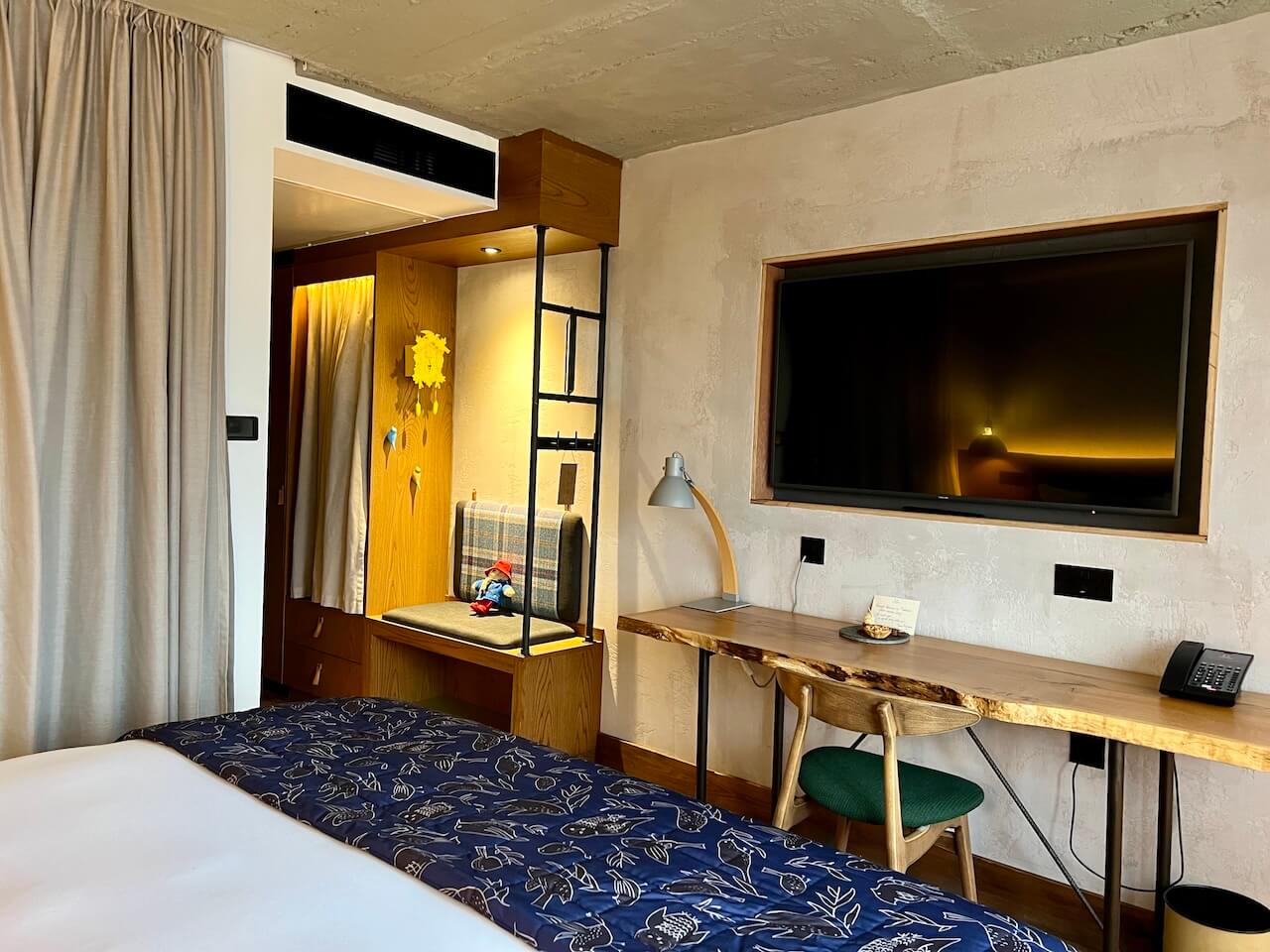 The Treehouse London bedroom