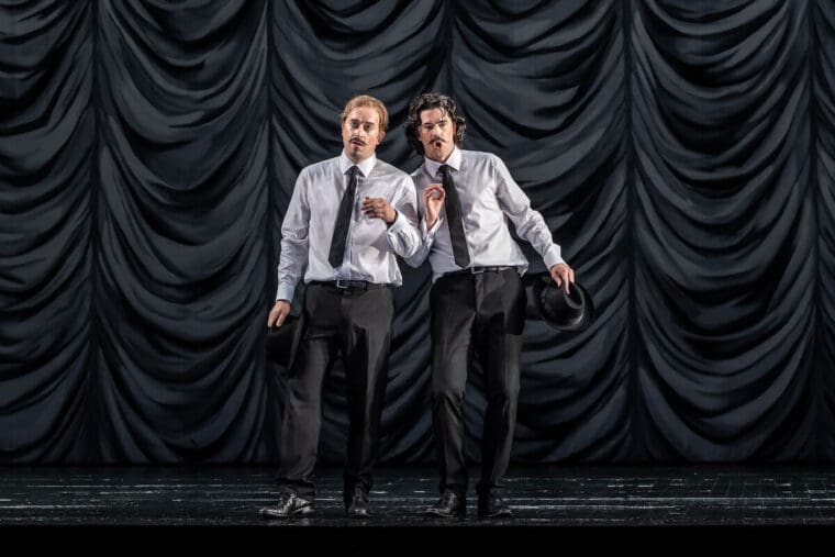  DANIELE BEHLE (Ferrando), ANDRÈ SCHUEN (Guglielmo) in Così fan tutte (c) ROH 2024. Photographed by Clive Barda