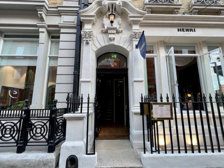 HENRI exterior