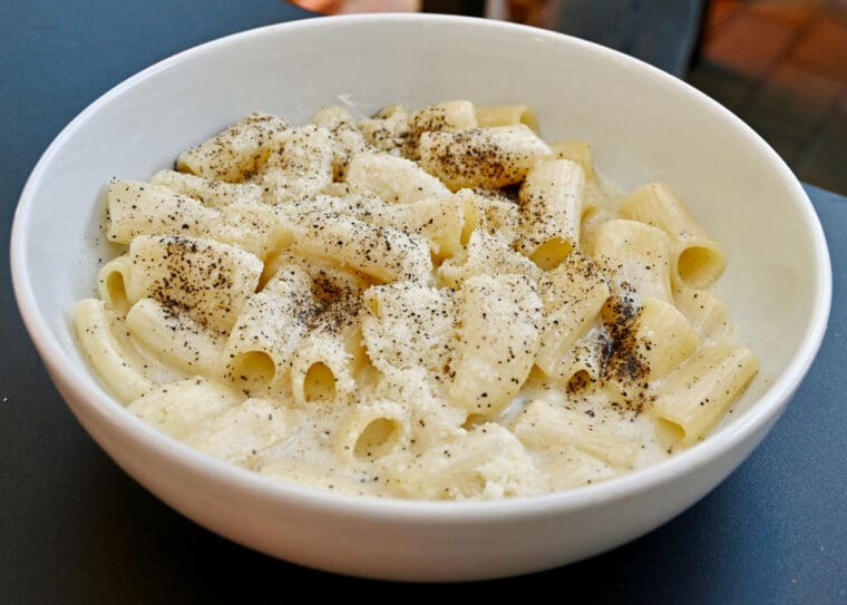 Rigatoni Cacio e Pepe in a bowl