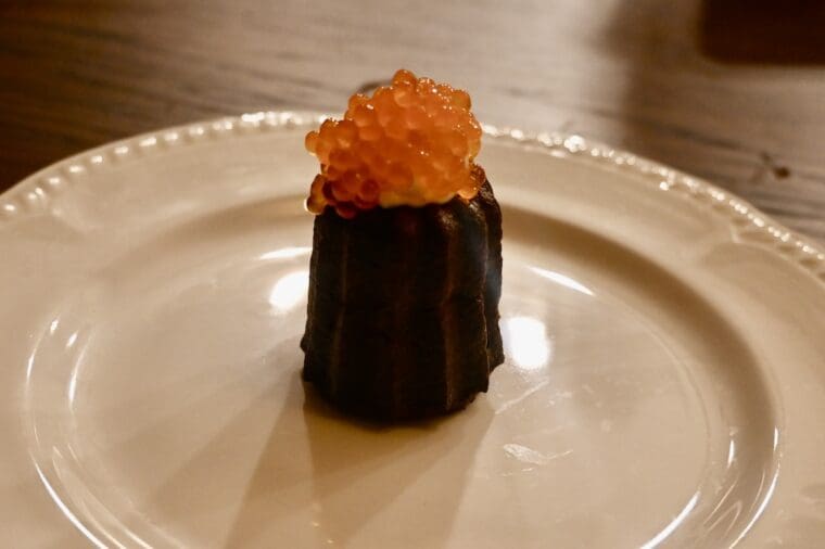 Seaweed caneles