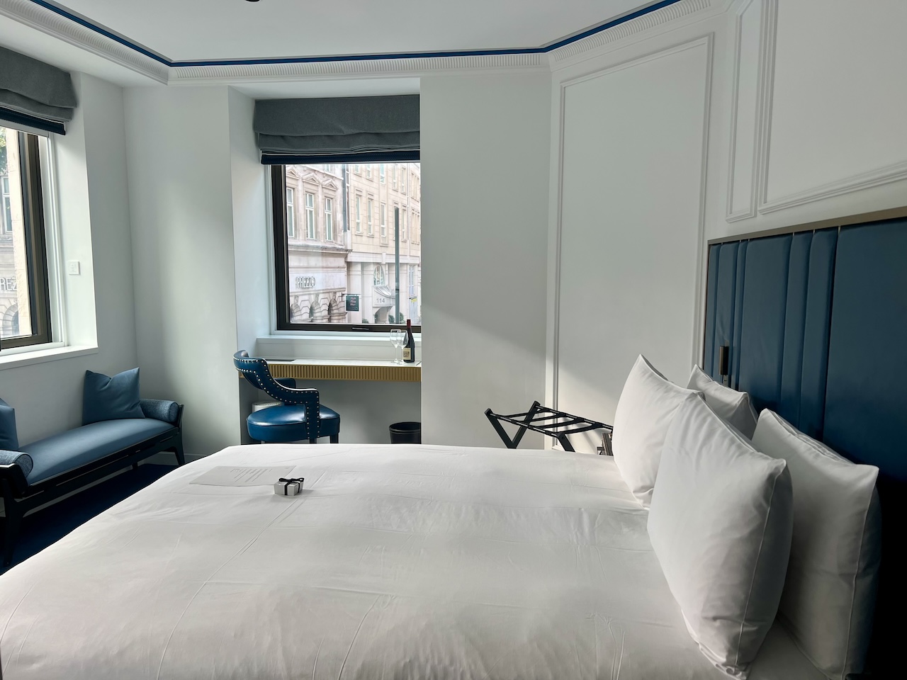 Page8 Hotel bedroom