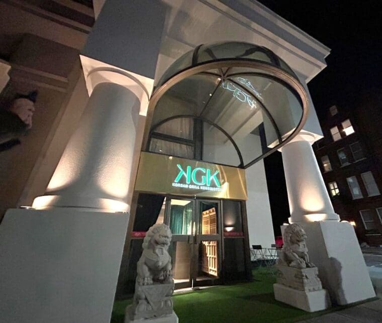 Picture of grand entrance with lions and columns to Korean Grill Kensington restaurant
