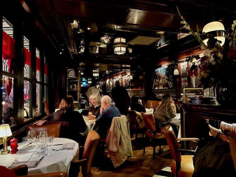 HARRY'S INTERIOR