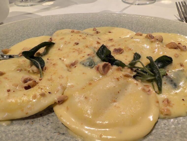 Ravioli di zucca e ricotta - Luciano Restaurant