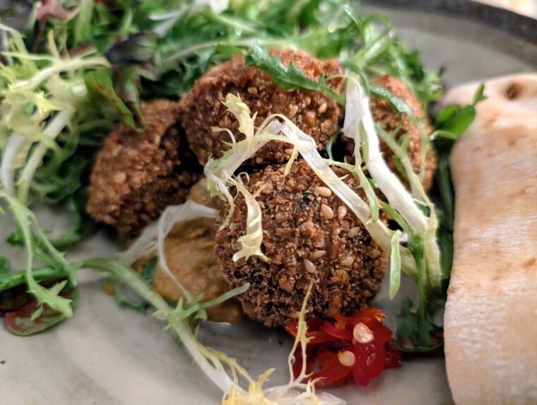 Kin Restaurant falafel