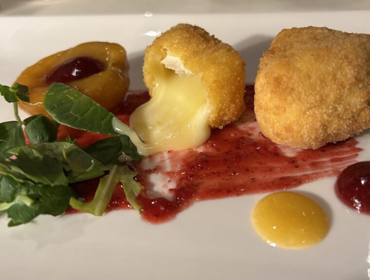 Baked organic Camembert at the Jgdhof restaurant