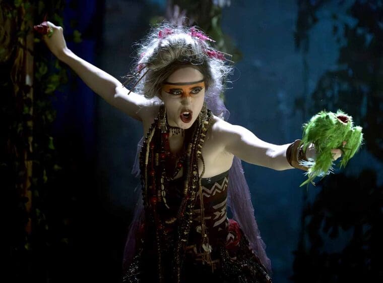 THE MAGIC FLUTE - Eleri Gwilym as the Queen of the Night dismembers a bird - Photographer Bill Knight