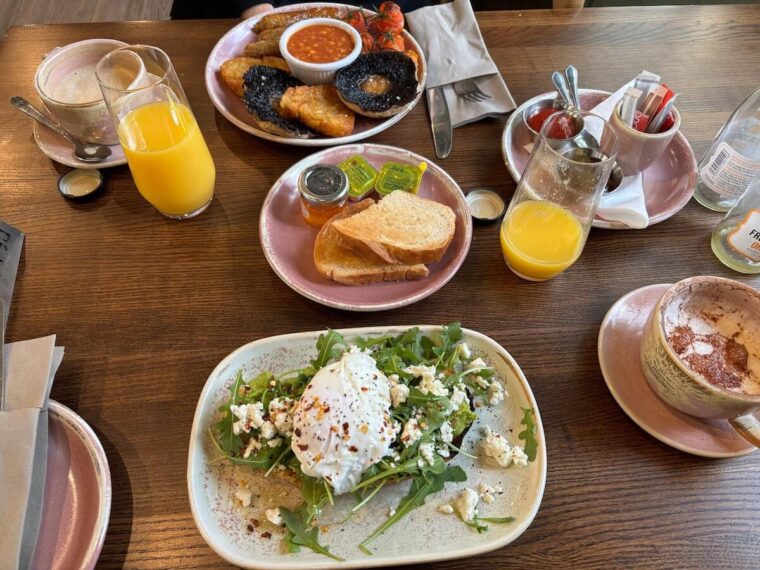 Clockhouse Cafe breakfast