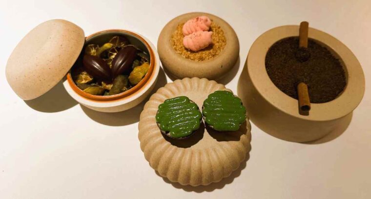 KHAAN Thai fine dining restaurant Bangkok petits fours