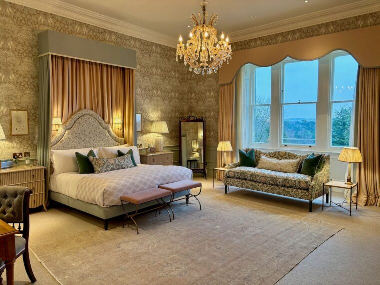 Leonardslee bedroom