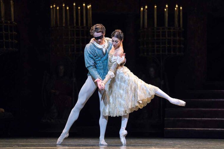 Yasmine Naghdi as Juliet and Matthew Ball as Romeo in the 2025 Romeo and Juliet at RBO