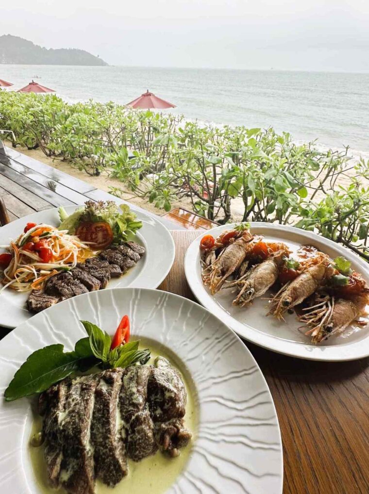NH Collection Samui Peace Resort Sea Wrap Restaurant serves Thai specialities
