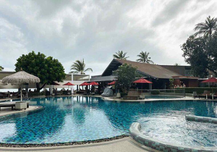 NH Collection Samui Peace Resort has a large swimming pool in the centre of the complex