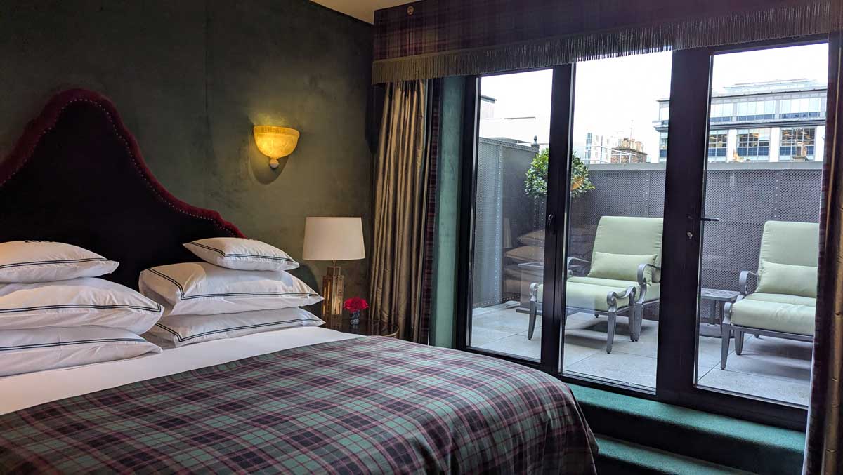 Suite with outdoor terrace, 100 Princes Street
