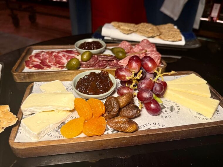 Cheese and charcuterie at Síbín