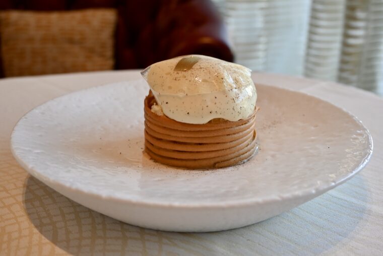 Pear Sable, Peninsula Hotel