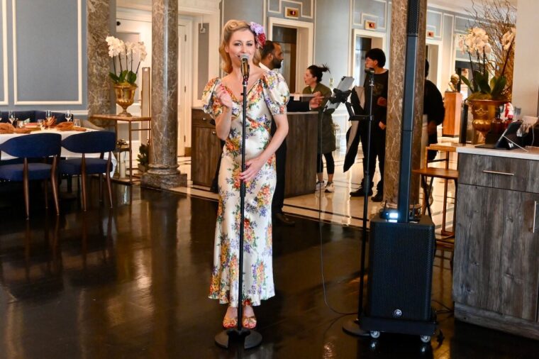 Singer at Montagu brunch