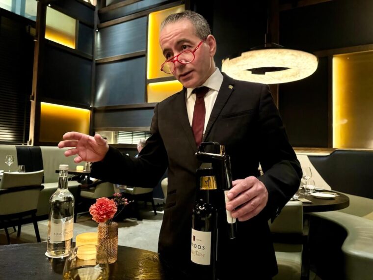 Sommelier