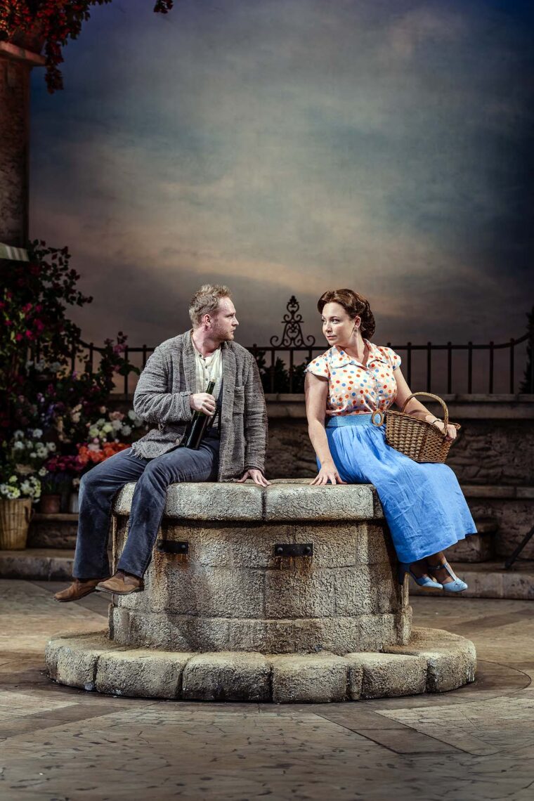 Nemorino and Adina in L'elisir d'amore - &copy; Julian Guidera