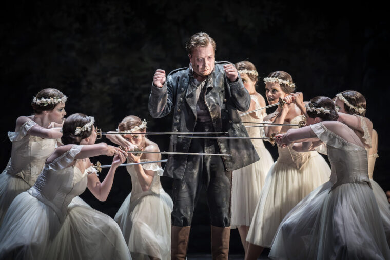Valentin and dancers Faust ROH
