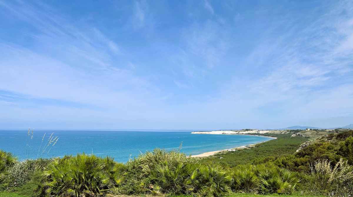 ADLER Spa resort Sicilia is located on a hill above the Torre Salsa nature reserve and beach where one can walk for miles