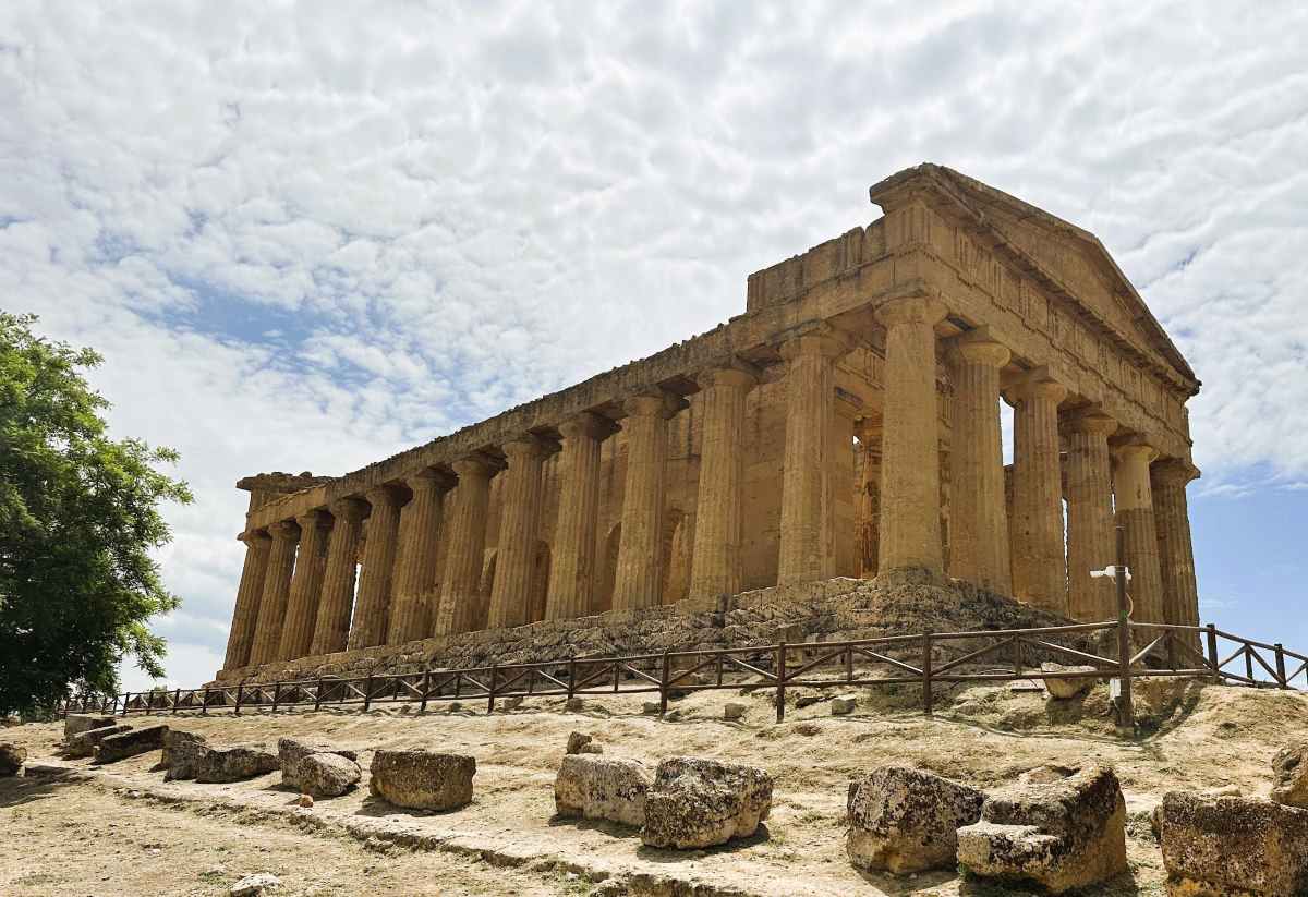 ADLER Spa resort Sicilia organises visits to the Valley of the Temples at Agrigento.