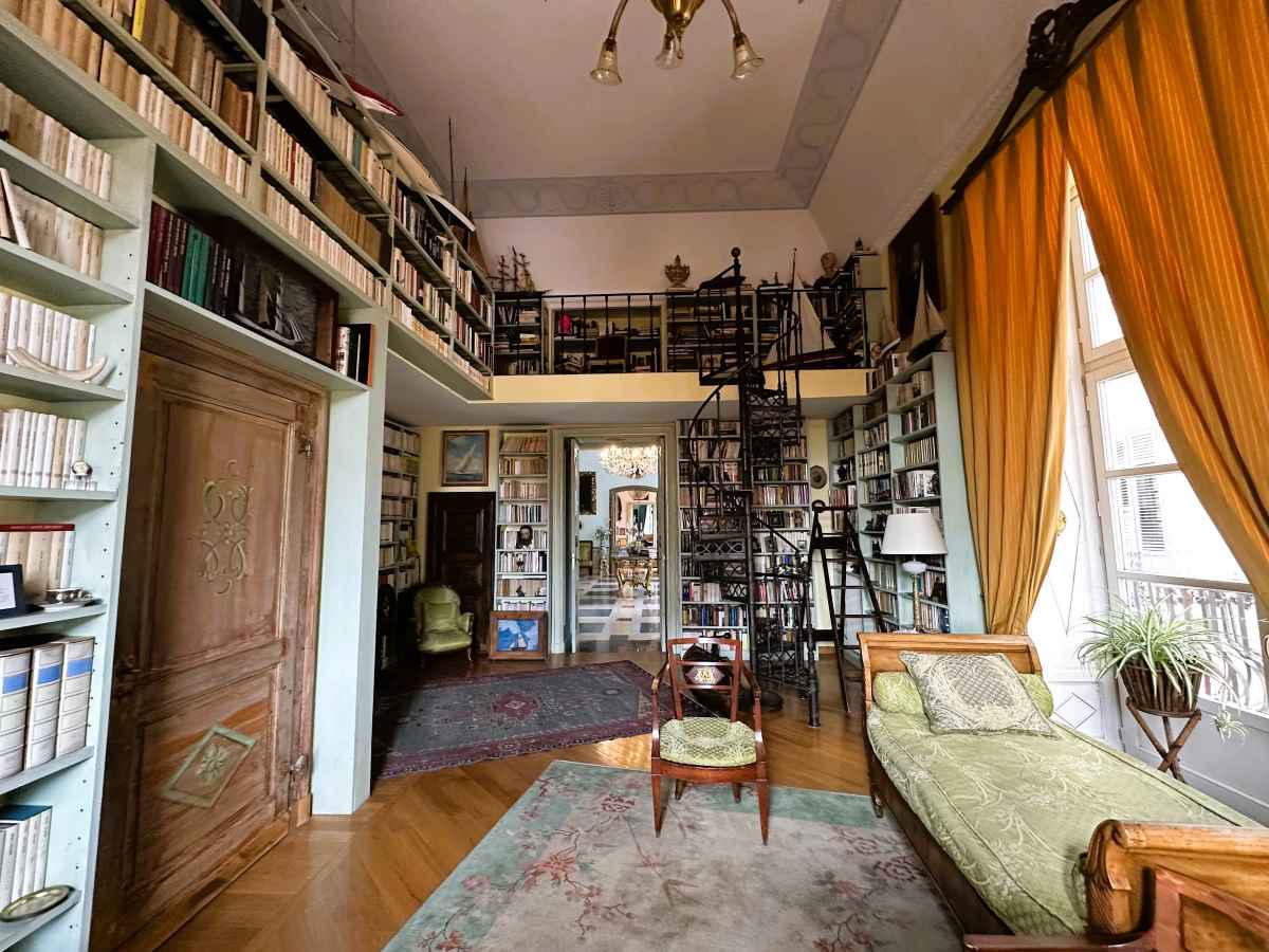 La Bella Palermo has an inviting study filled with books, nautical items, letter openers, antique weights and seals