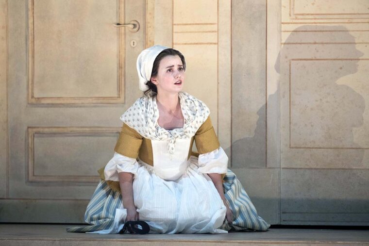 Barbarina (Elisabeth Boudreault). Le nozze di Figaro, Glyndebourne Festival 2025
© Glyndebourne Productions Ltd. Photography by Richard Hubert Smith