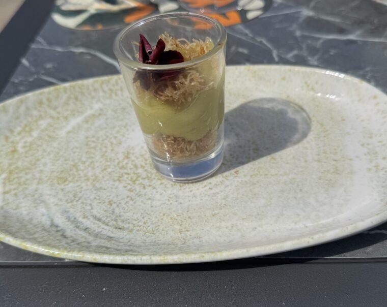 Pistachio & white chocolate ganache Sabine