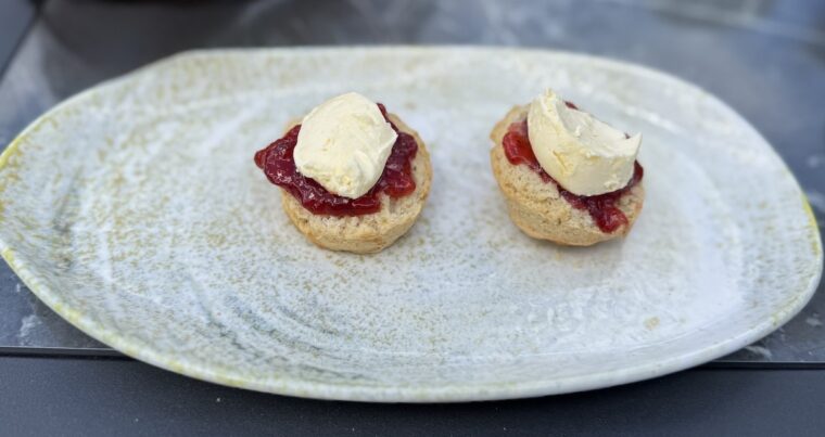 Scones with strawberry jam & clotted cream Sabine