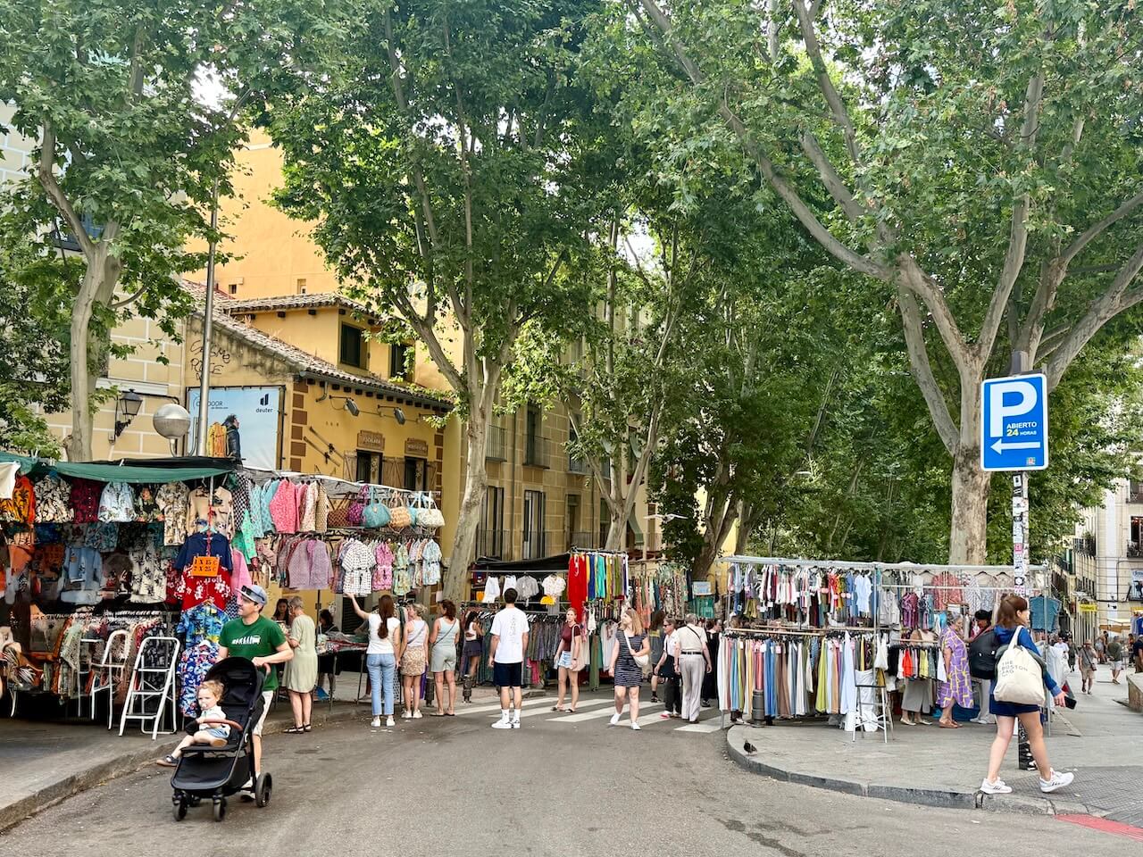 El Rasto Sunday flea market