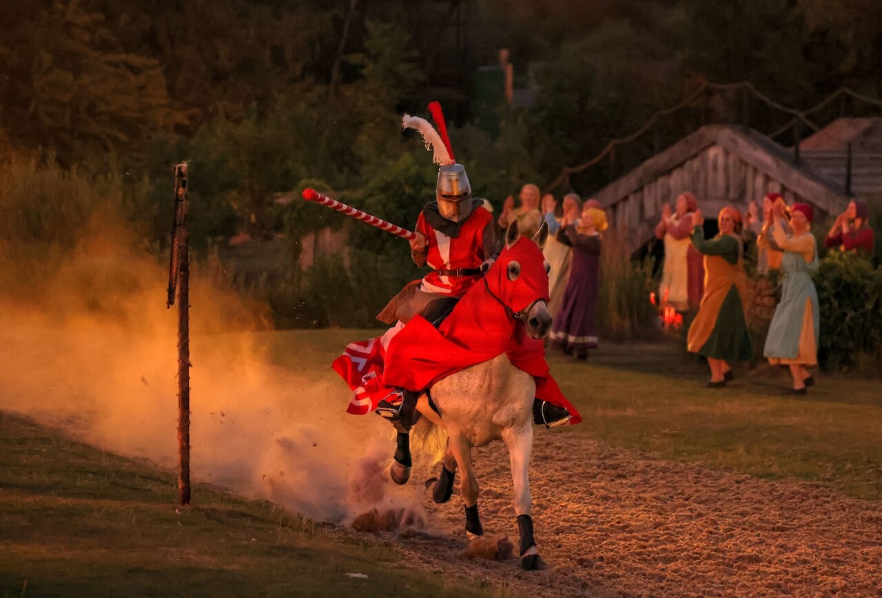 Knight on horseback Kynren