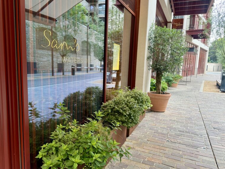 Sam's Waterside exterior